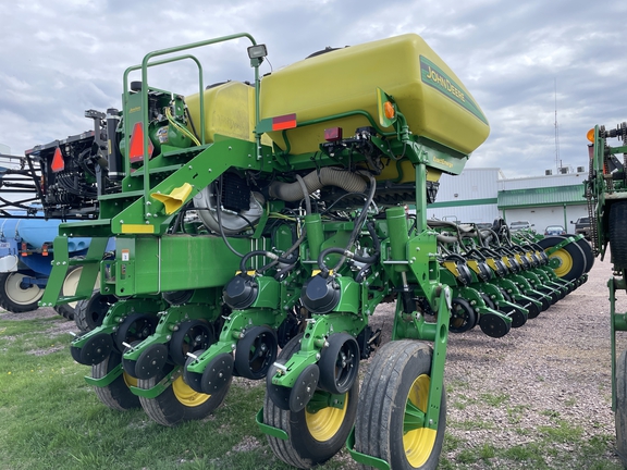 2020 John Deere 1775NT Planter