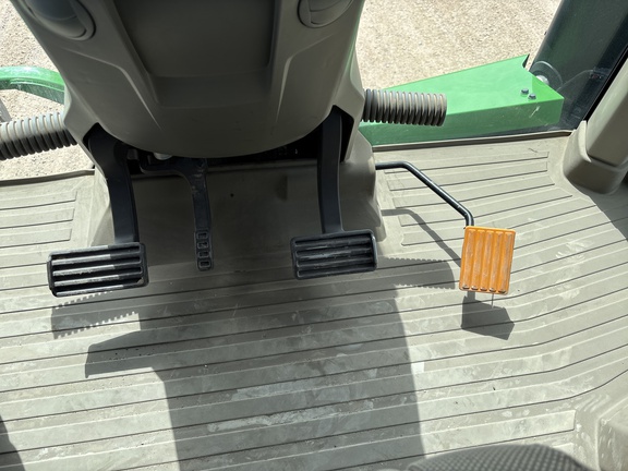 2022 John Deere 8RT 370 Tractor Rubber Track