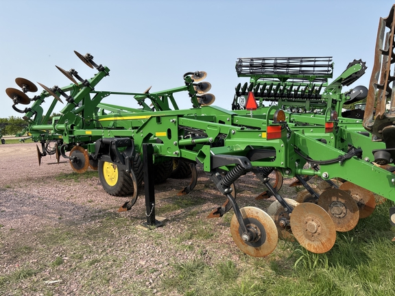 2023 John Deere 2730 Disk Ripper