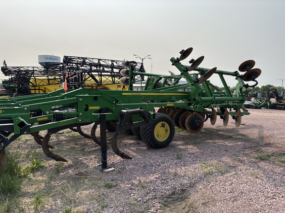 2023 John Deere 2730 Disk Ripper