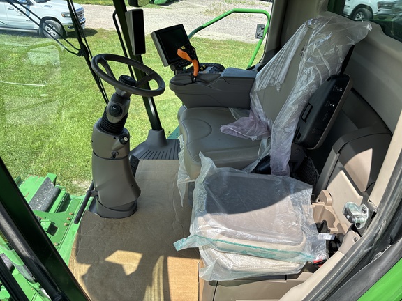 2023 John Deere S790 Combine