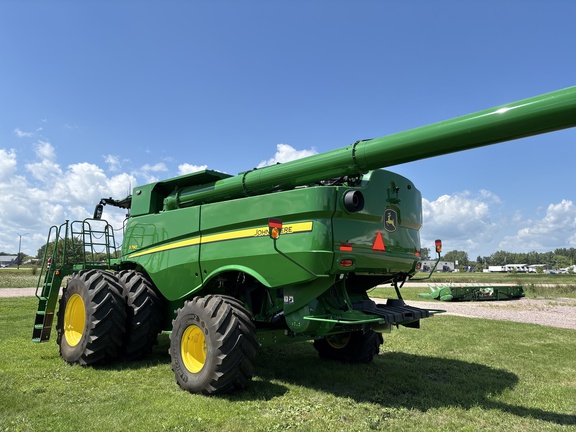 2023 John Deere S790 Combine