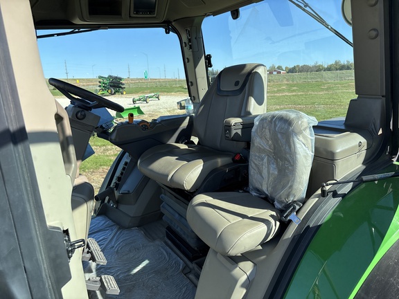 2024 John Deere 8R 370 Tractor