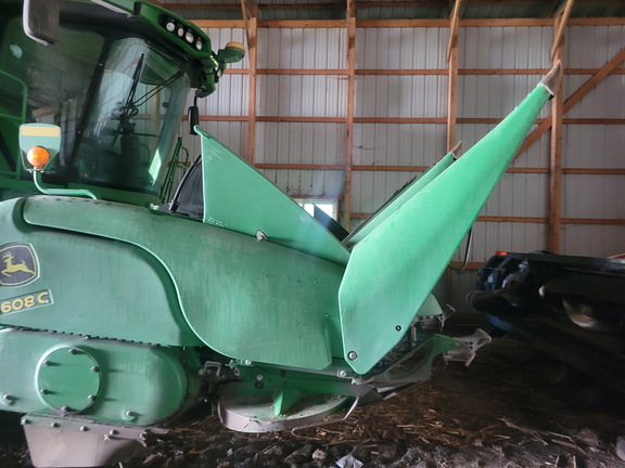 2011 John Deere 608C StalkMaster Header Corn Head
