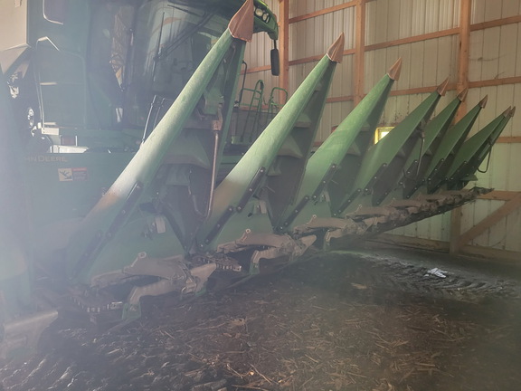 2011 John Deere 608C StalkMaster Header Corn Head