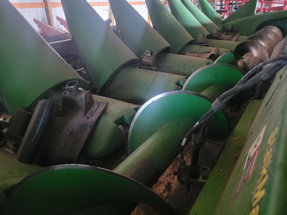 2011 John Deere 608C StalkMaster Header Corn Head