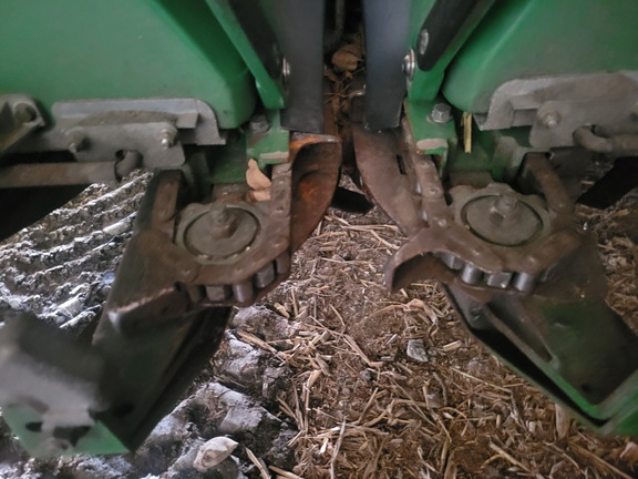 2011 John Deere 608C StalkMaster Header Corn Head