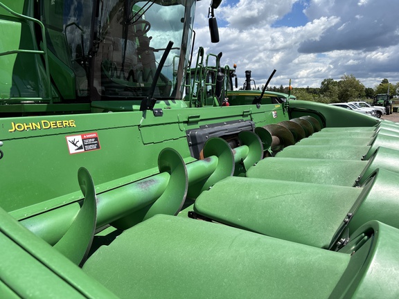 2011 John Deere 608C StalkMaster Header Corn Head