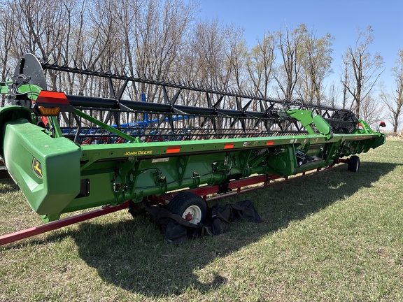 2023 John Deere RD45F Header Combine