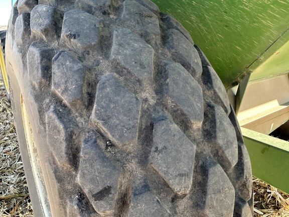 J&M 750-14 Grain Cart