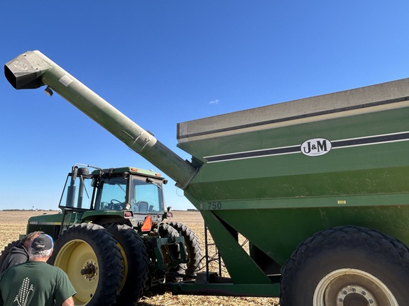 J&M 750-14 Grain Cart