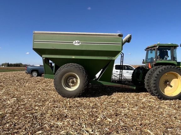 J&M 750-14 Grain Cart