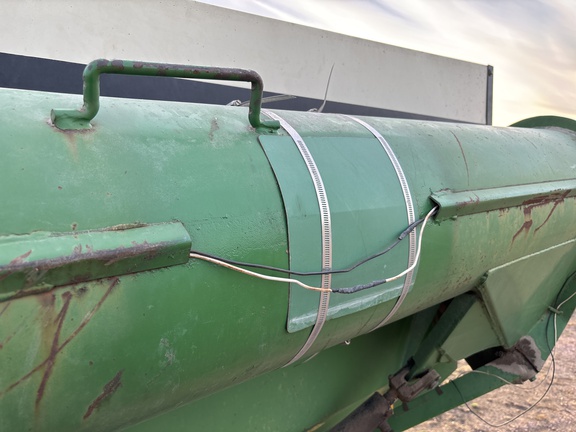 J&M 750-14 Grain Cart