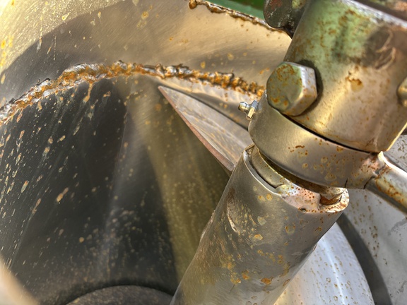 J&M 750-14 Grain Cart