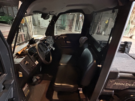 2023 John Deere XUV 835M ATV