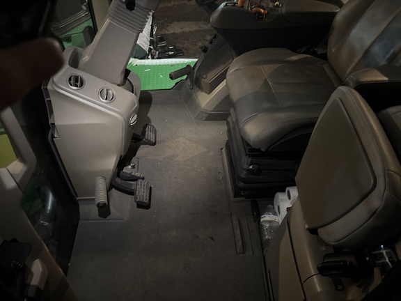 2023 John Deere 9RX 640 Tractor Rubber Track