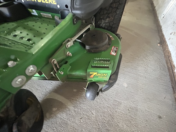 2024 John Deere Z930M Mower/Zero Turn