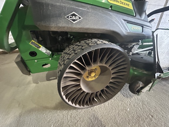 2024 John Deere Z930M Mower/Zero Turn
