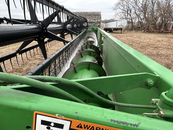 2002 John Deere 925 Header Combine