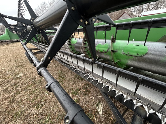 2002 John Deere 925 Header Combine