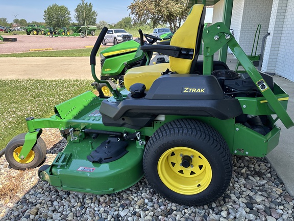 2023 John Deere Z730M Mower/Zero Turn