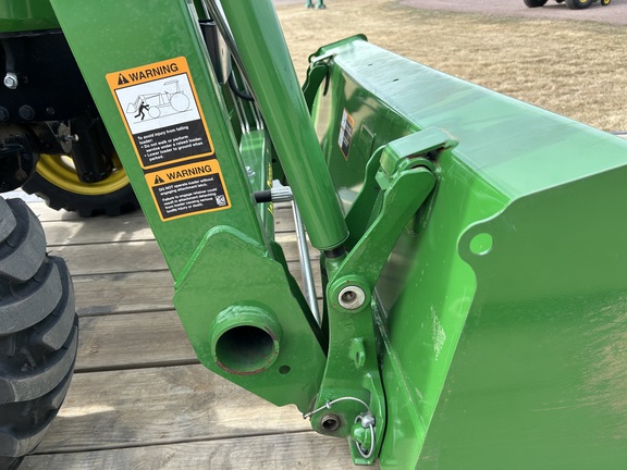 2024 John Deere 2032R Tractor Compact