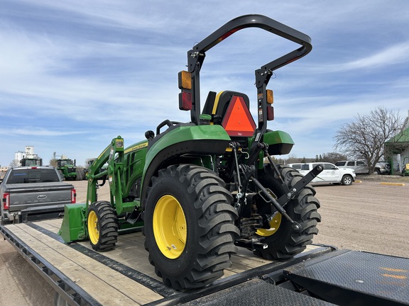 2024 John Deere 2032R Tractor Compact