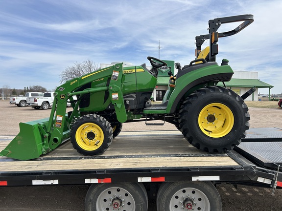 2024 John Deere 2032R Tractor Compact