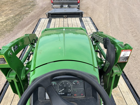 2024 John Deere 2032R Tractor Compact