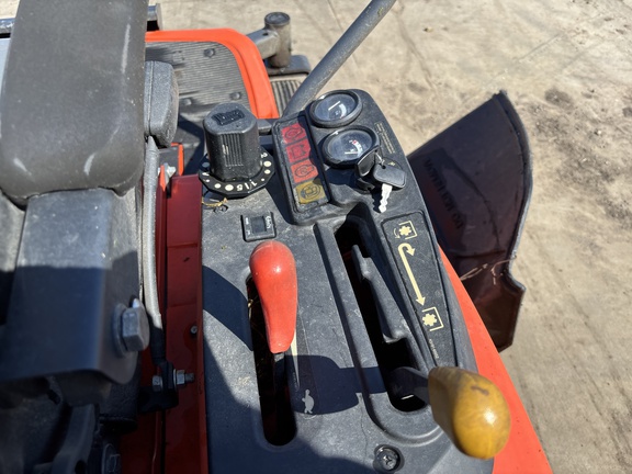 2015 Kubota ZD326 Mower/Zero Turn