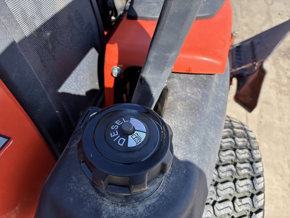 2015 Kubota ZD326 Mower/Zero Turn