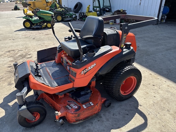 2015 Kubota ZD326 Mower/Zero Turn