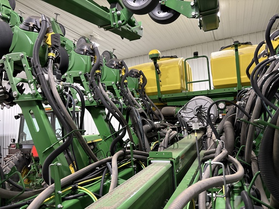 2024 John Deere 1795 Planter