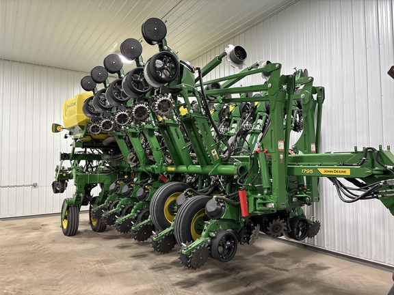 2024 John Deere 1795 Planter