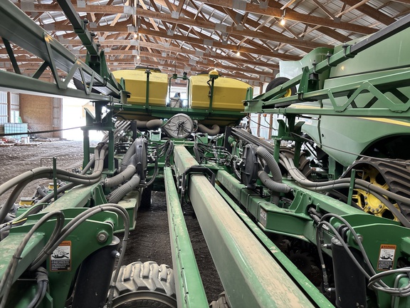 2023 John Deere DB60 Planter