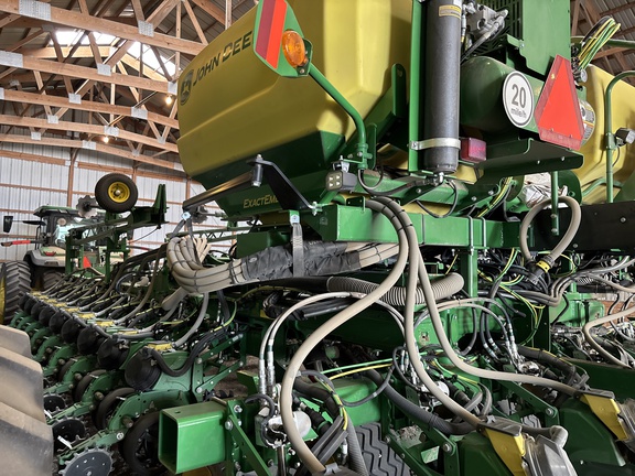 2023 John Deere DB60 Planter