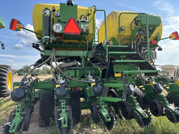 2023 John Deere DB60 Planter