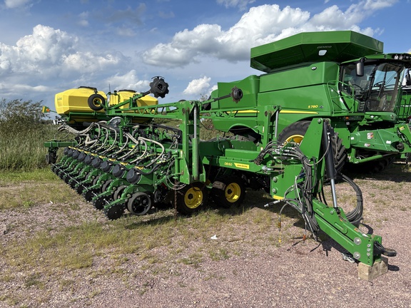 2023 John Deere DB60 Planter