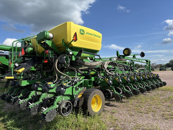 2023 John Deere DB60 Planter