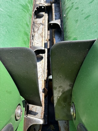 2008 John Deere 608C Header Corn Head