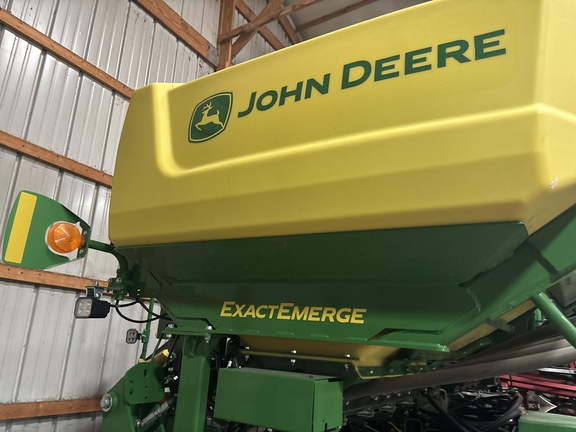 2024 John Deere 1775NT Planter