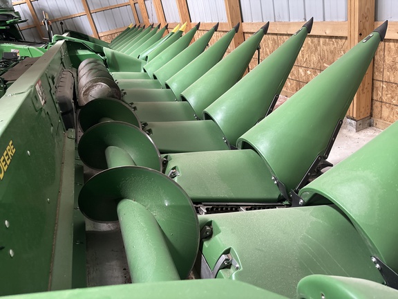 2025 John Deere CR 8 Header Corn Head