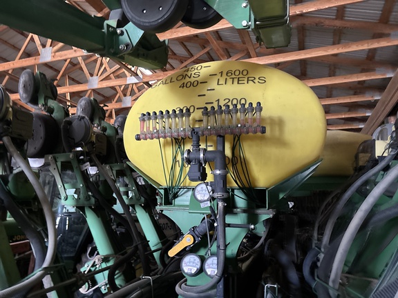 2005 John Deere 1790 Planter