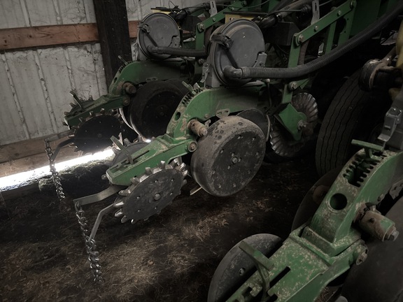 2005 John Deere 1790 Planter