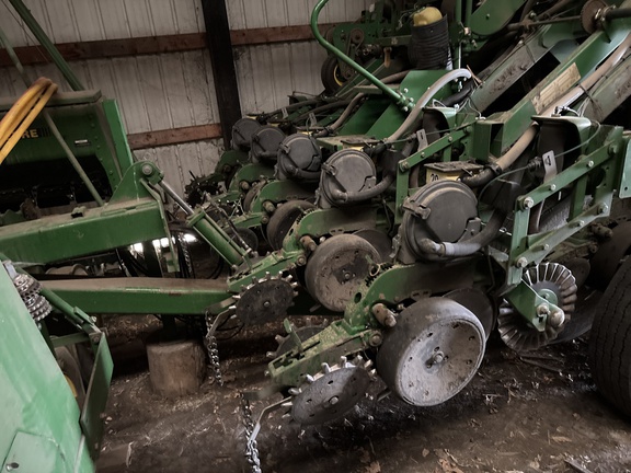 2005 John Deere 1790 Planter