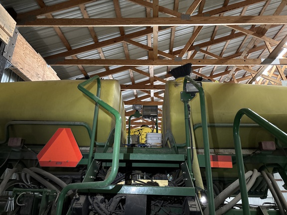 2005 John Deere 1790 Planter