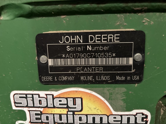 2005 John Deere 1790 Planter