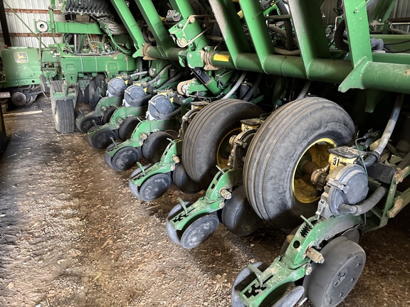 2005 John Deere 1790 Planter