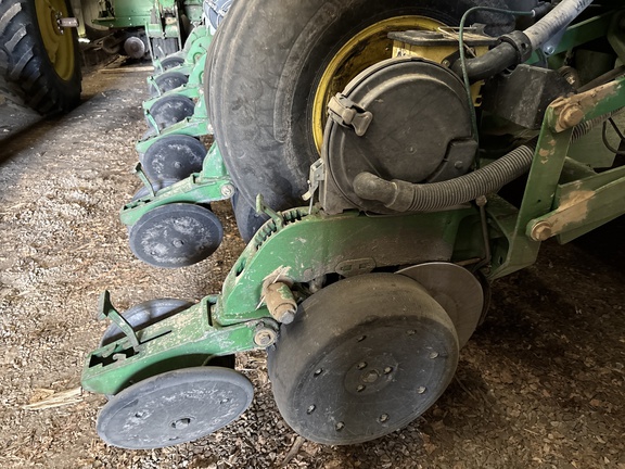 2005 John Deere 1790 Planter