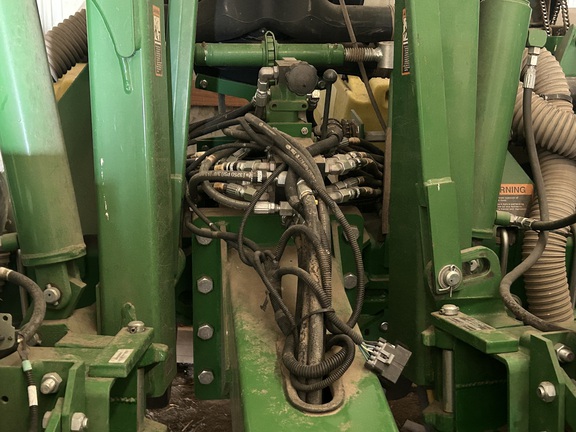 2016 John Deere 1765 Planter